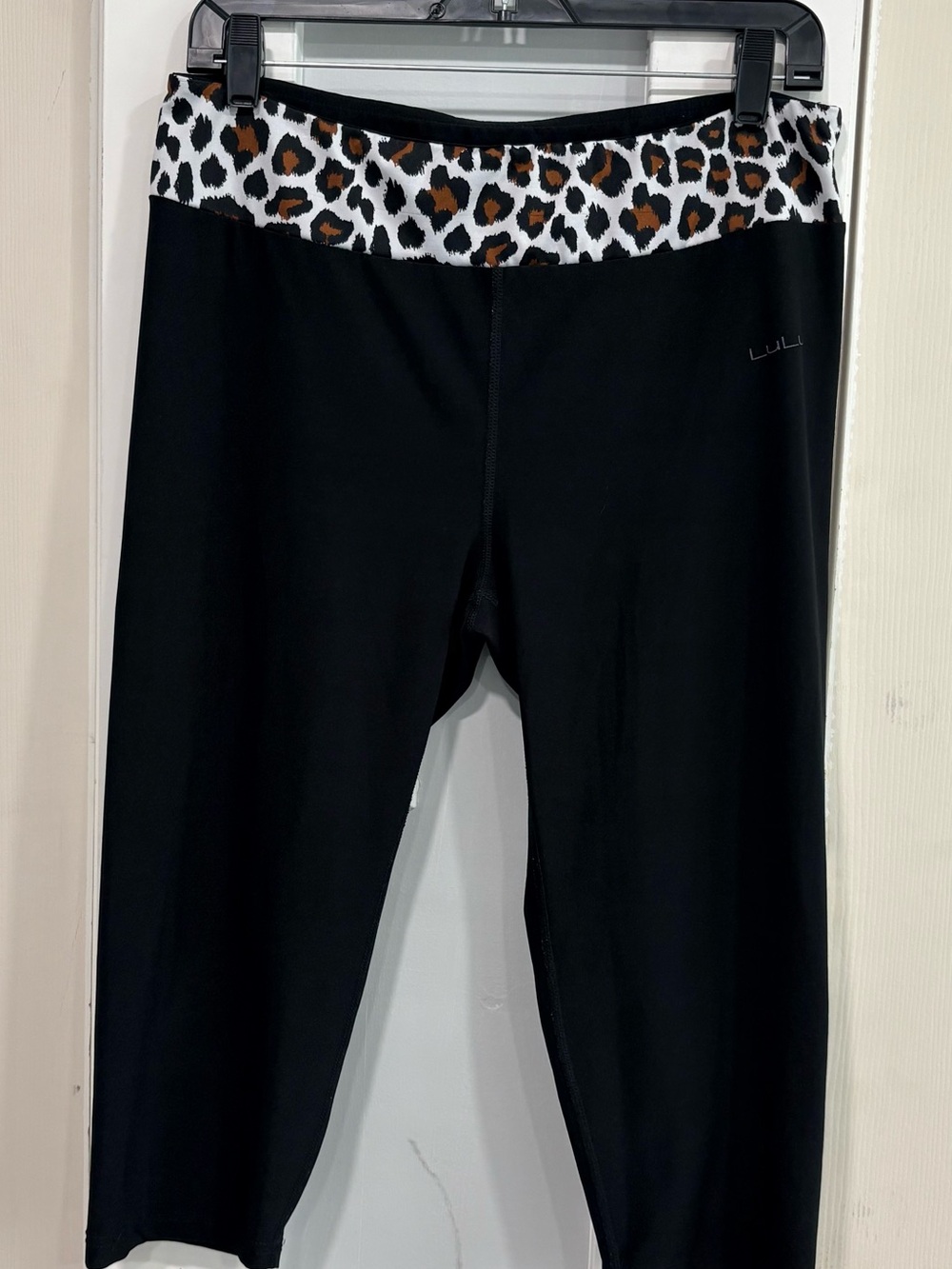 Lulu athletica Kids Black Capri Leggings with Leopard Print Waistband
